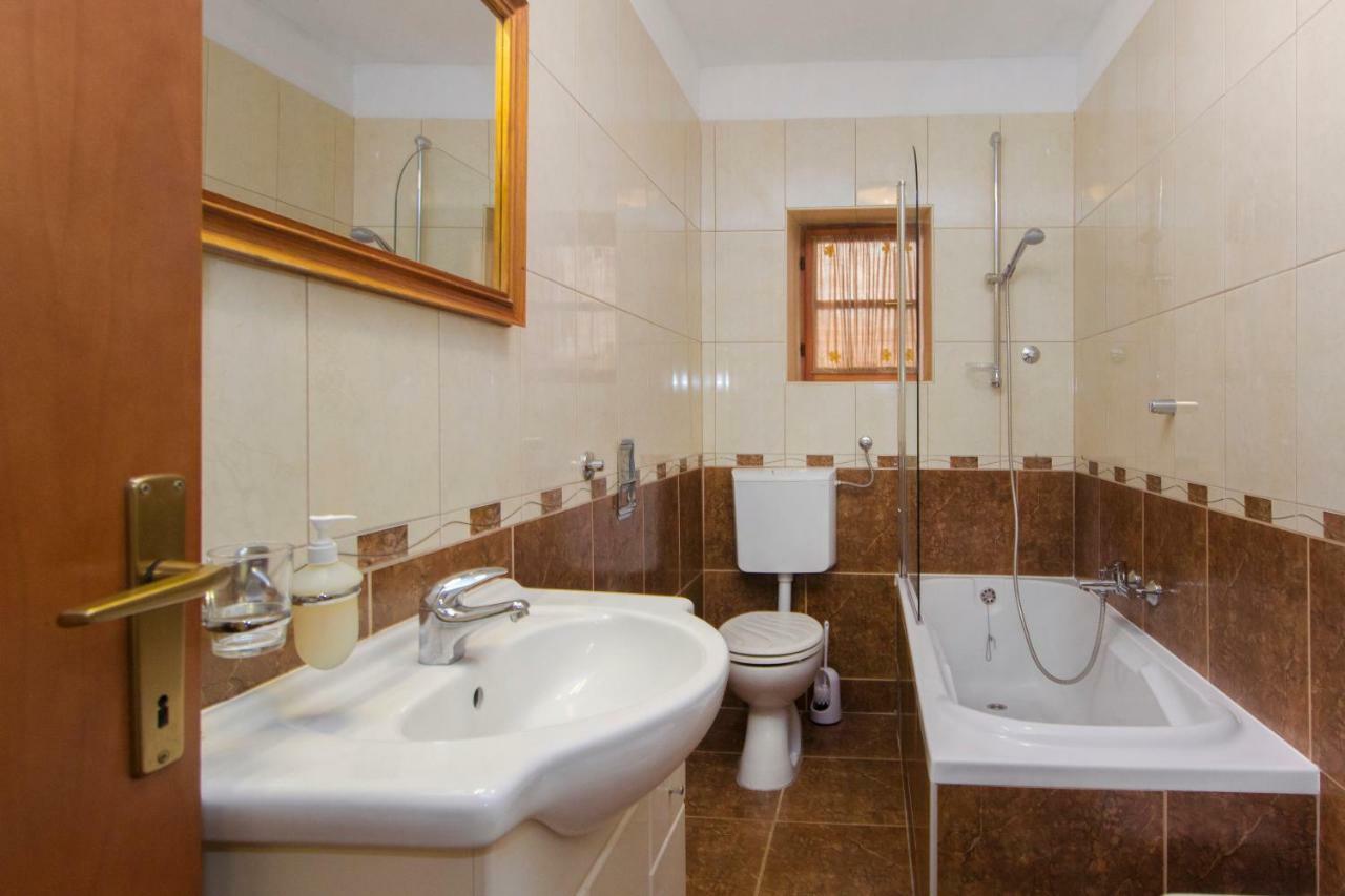 Apartman Ana Skradin Bagian luar foto