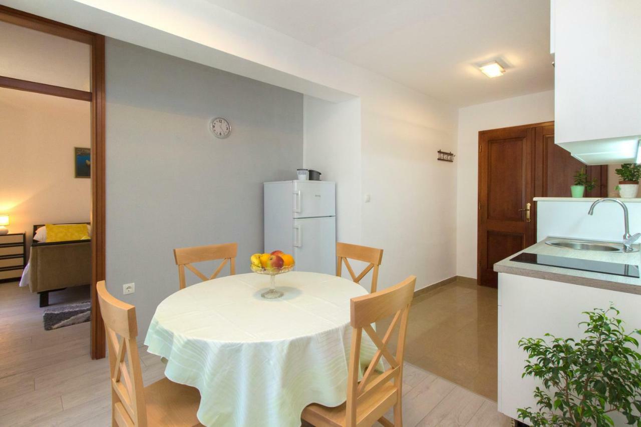 Apartman Ana Skradin Bagian luar foto